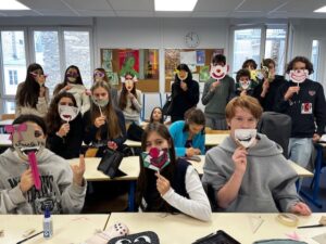 Masques réalisés par les élèves de 3e